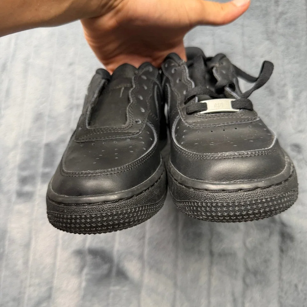 Nike Air Force 1 LE GS Triple Black Leather Sneakers DH2920-001 Kids 4.5Y